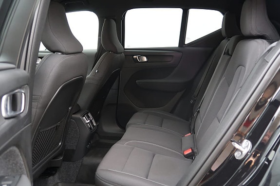 Volvo EX40 5 of 12
