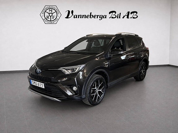 Toyota RAV4 3 of 9