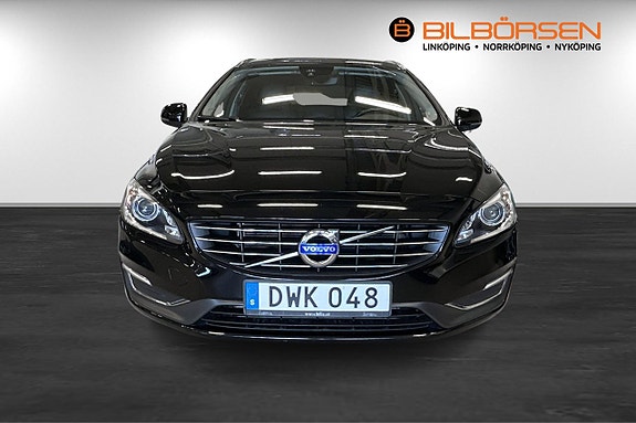 Volvo V60 2 of 21