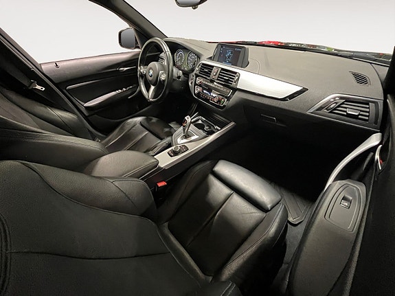 BMW 118i 14 of 26