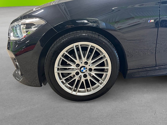 BMW 118i 8 of 26