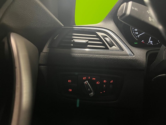 BMW 118i 16 of 26