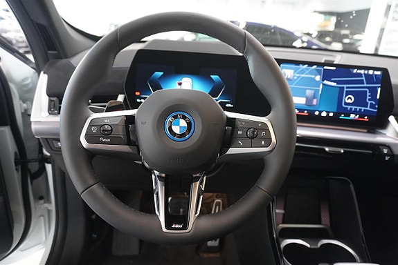 BMW iX1 10 of 12