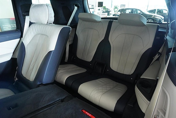 BMW X7 11 of 14