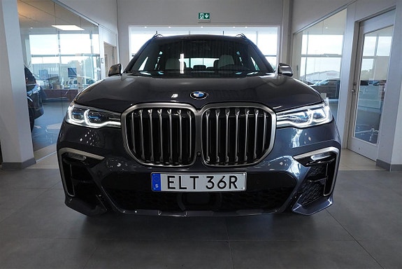 BMW X7 3 of 14