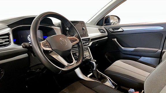 Volkswagen T-Roc 7 of 13
