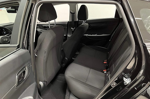 Hyundai i20 2 of 10