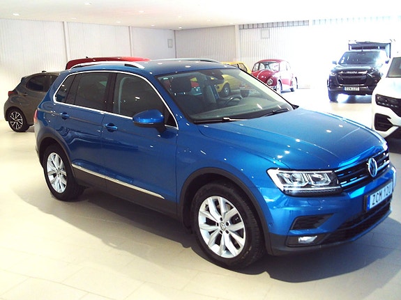 Volkswagen Tiguan 2 of 6