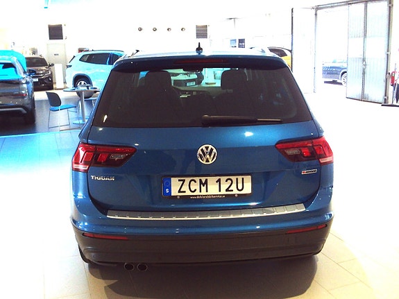 Volkswagen Tiguan 4 of 6