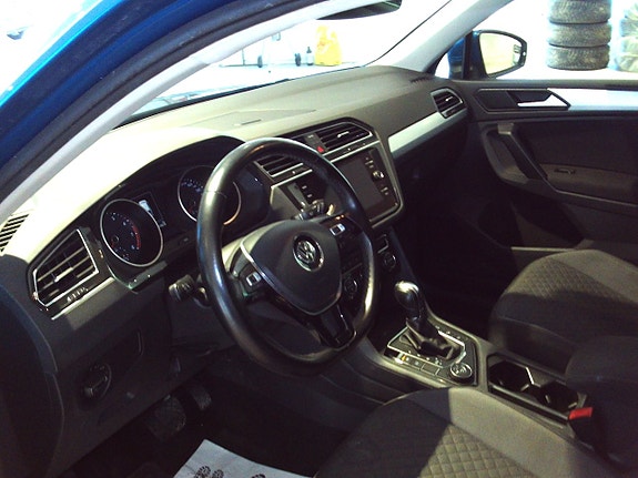 Volkswagen Tiguan 5 of 6