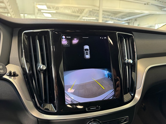 Volvo V60 Cross Country 18 of 20