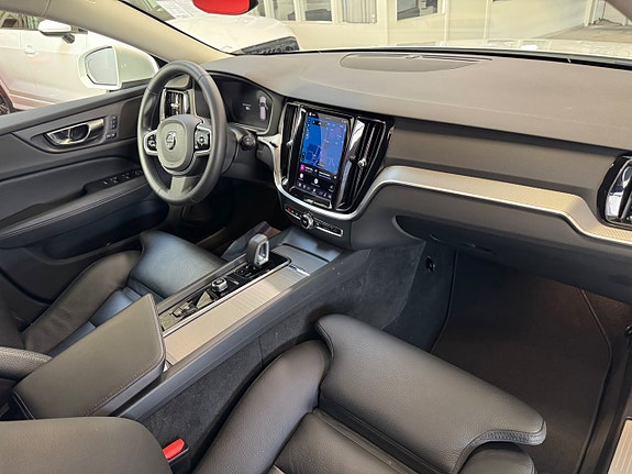 Volvo V60 Cross Country 6 of 20