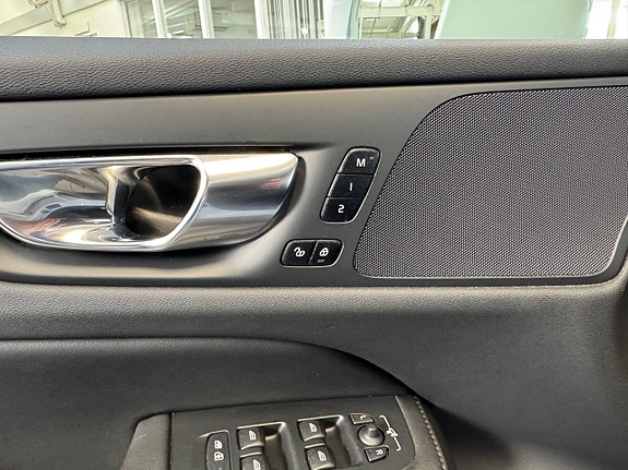 Volvo V60 Cross Country 13 of 20