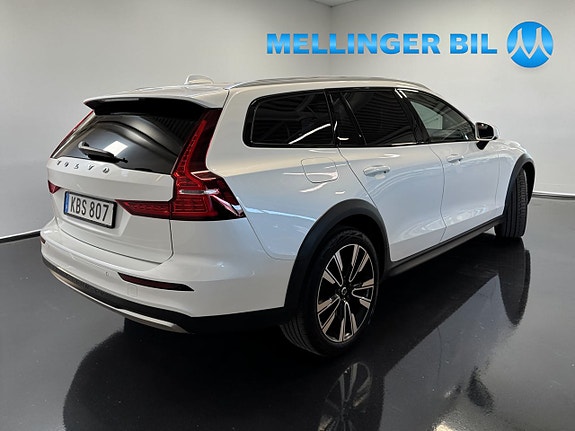 Volvo V60 Cross Country 3 of 20