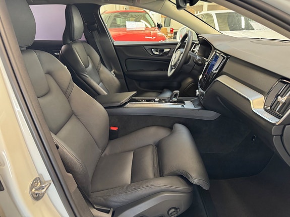 Volvo V60 Cross Country 7 of 20