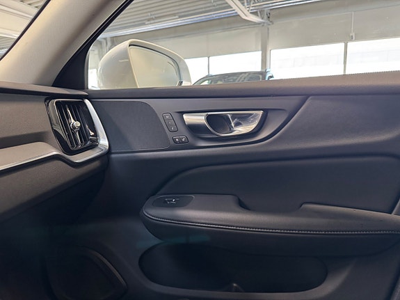 Volvo V60 Cross Country 15 of 20