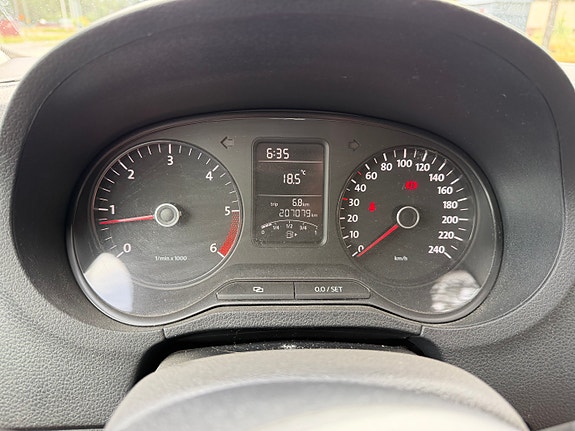 Volkswagen Polo 4 of 7