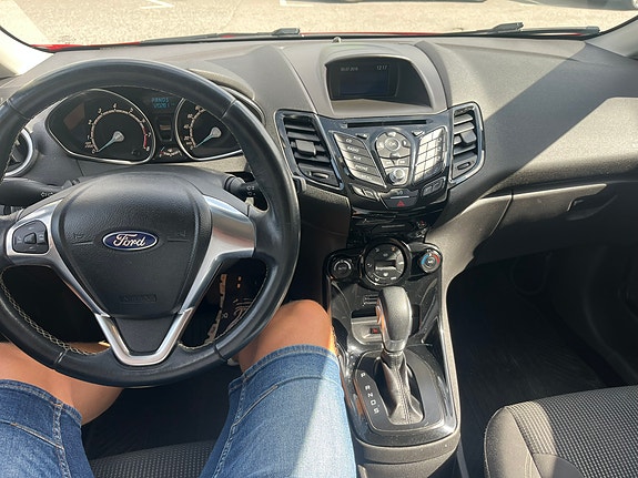 Ford Fiesta 5 of 6