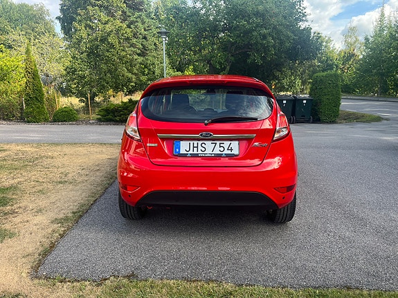 Ford Fiesta 2 of 6