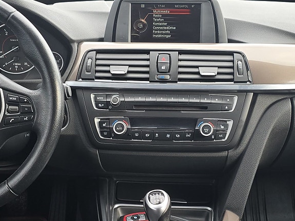 BMW 318d 11 of 18