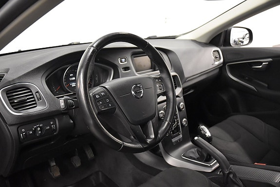 Volvo V40 9 of 18