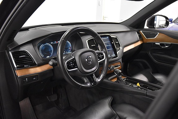 Volvo XC90 9 of 30
