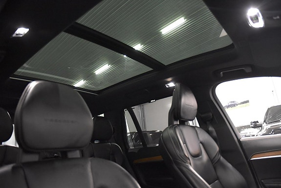 Volvo XC90 13 of 30