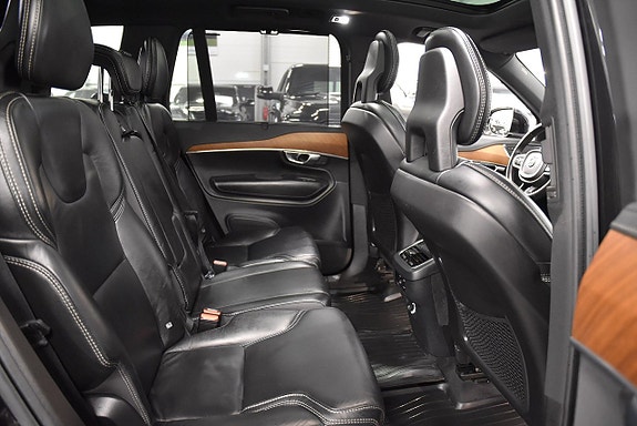 Volvo XC90 14 of 30