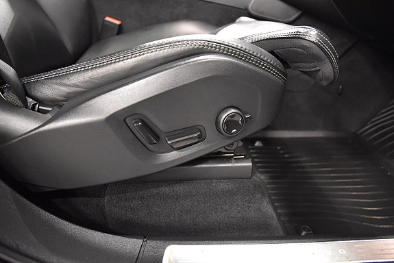 Volvo XC90 16 of 30
