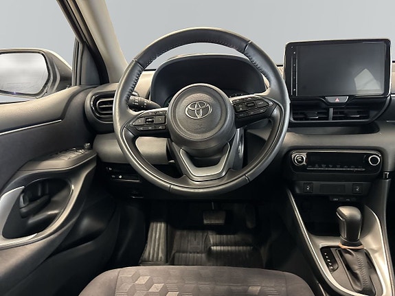 Toyota Yaris 9 of 16
