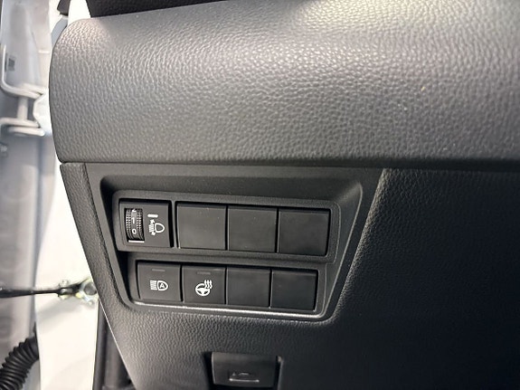 Toyota Yaris 15 of 16