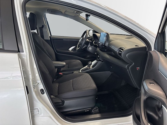 Toyota Yaris 6 of 16