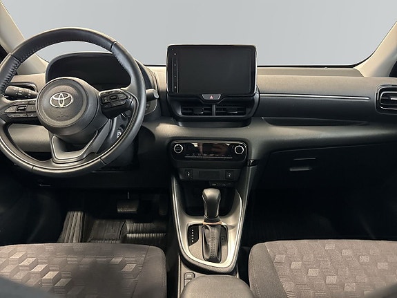 Toyota Yaris 8 of 16