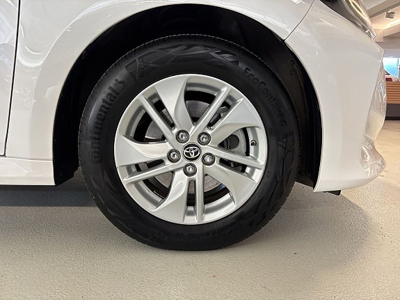 Toyota Yaris 11 of 16