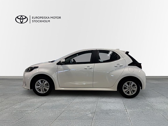 Toyota Yaris 3 of 16