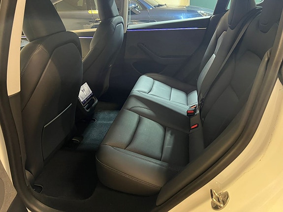 Tesla Model 3 11 of 22