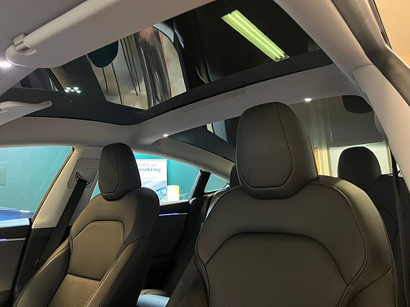 Tesla Model 3 10 of 22