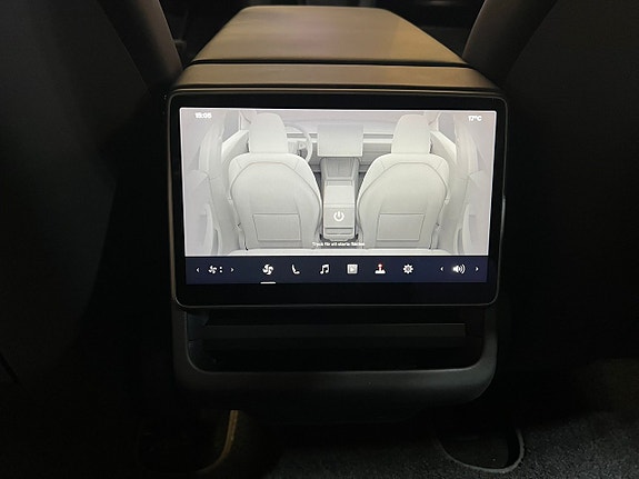 Tesla Model 3 19 of 22