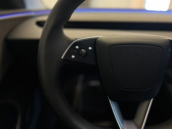 Tesla Model 3 8 of 22