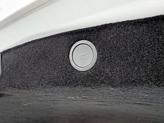 Tesla Model 3 18 of 22