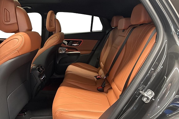 Mercedes-Benz GLC300 de 10 of 12
