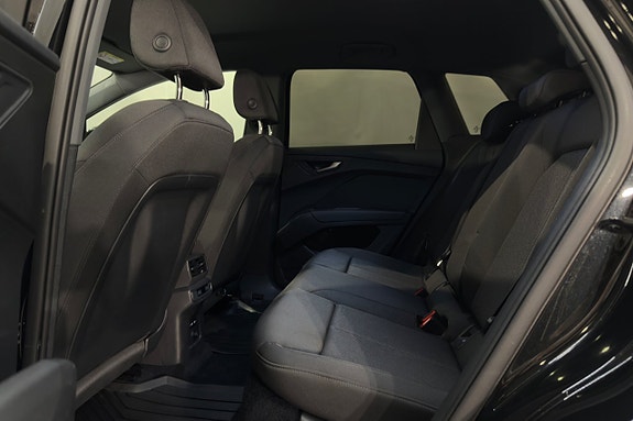 Audi Q4 e-tron 25 of 27