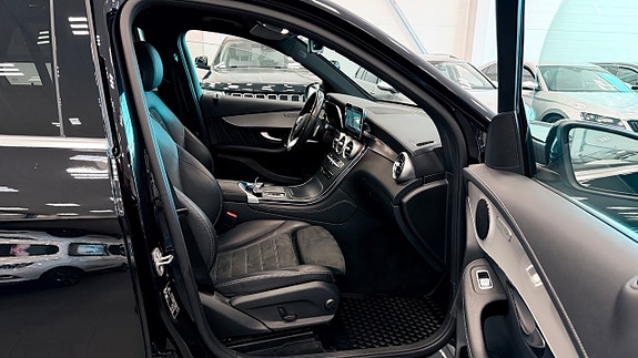 Mercedes-Benz GLC300 de 8 of 22