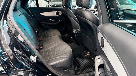Mercedes-Benz GLC300 de 16 of 22