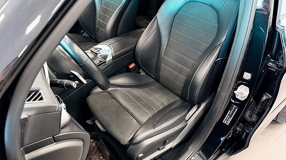 Mercedes-Benz GLC300 de 13 of 22