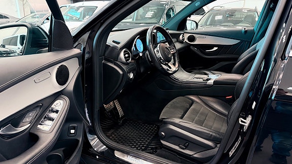 Mercedes-Benz GLC300 de 12 of 22