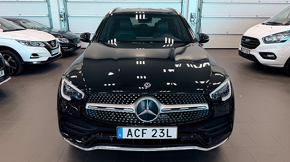 Mercedes-Benz GLC300 de 2 of 22