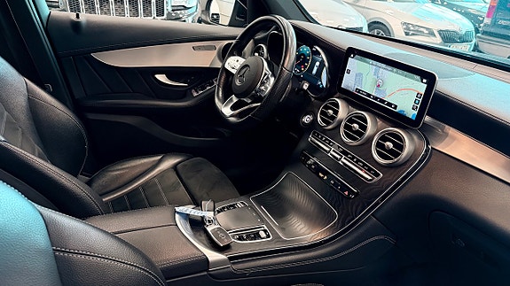 Mercedes-Benz GLC300 de 10 of 22