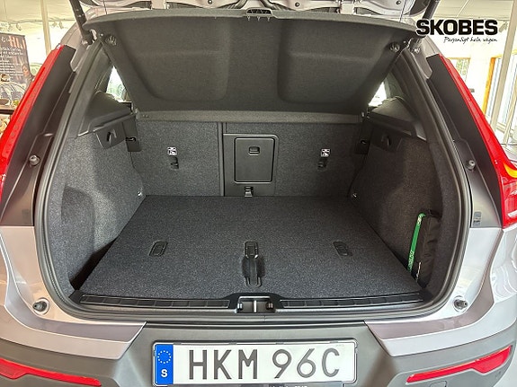 Volvo EX40 15 of 16
