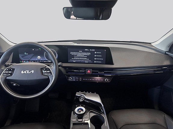 Kia EV6 7 of 16